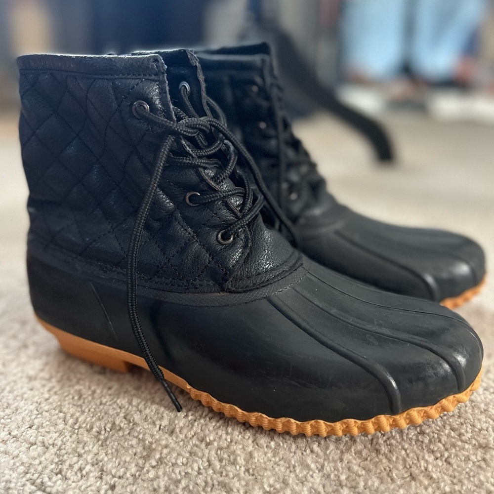 Duck boots